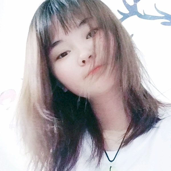 百褶裙天真的照片