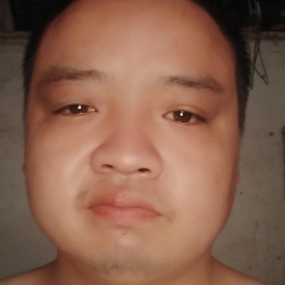 欢呼深拥煎蛋的照片