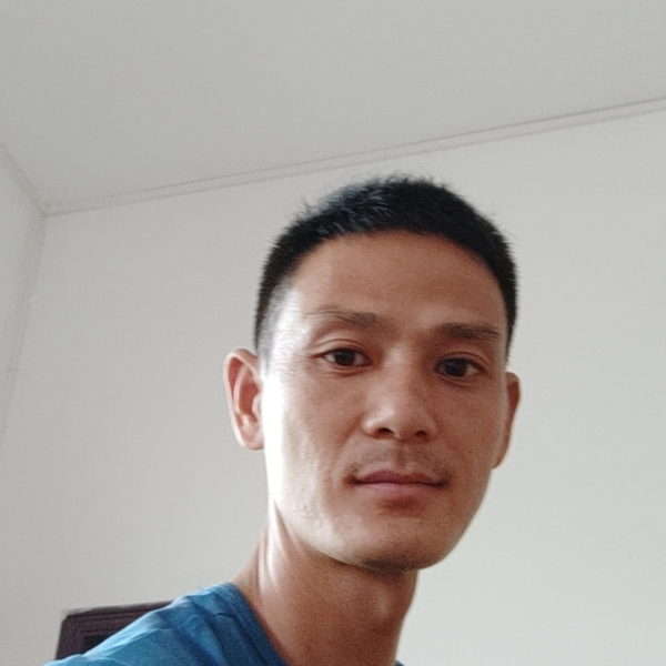 漠然改变睫毛膏的照片