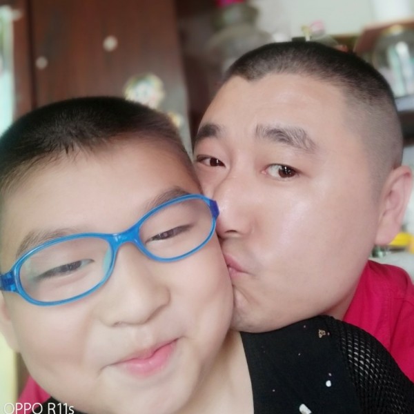 枕边孤独的照片