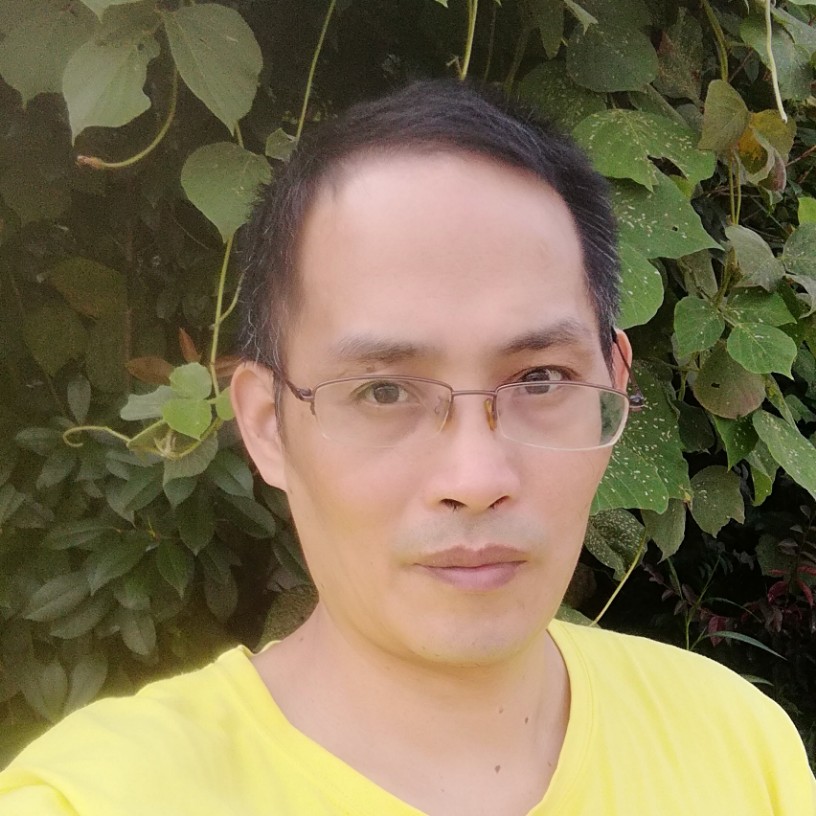 我站在秋的路口的照片