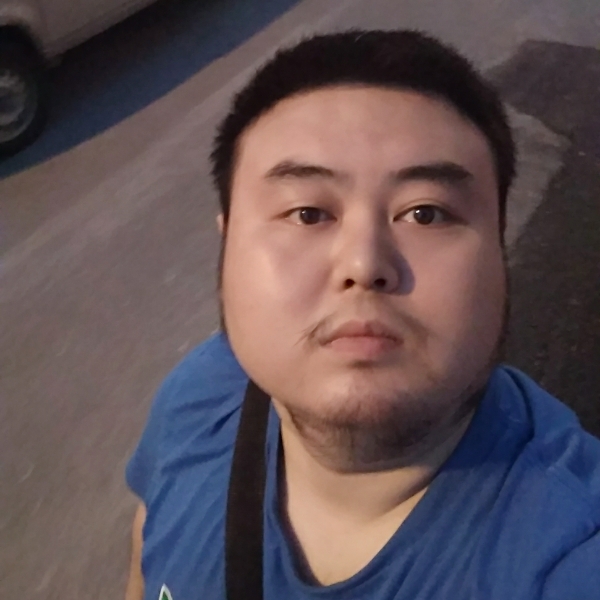 黎明的冷风的照片