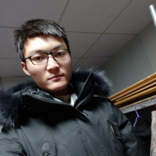 敛肆的照片