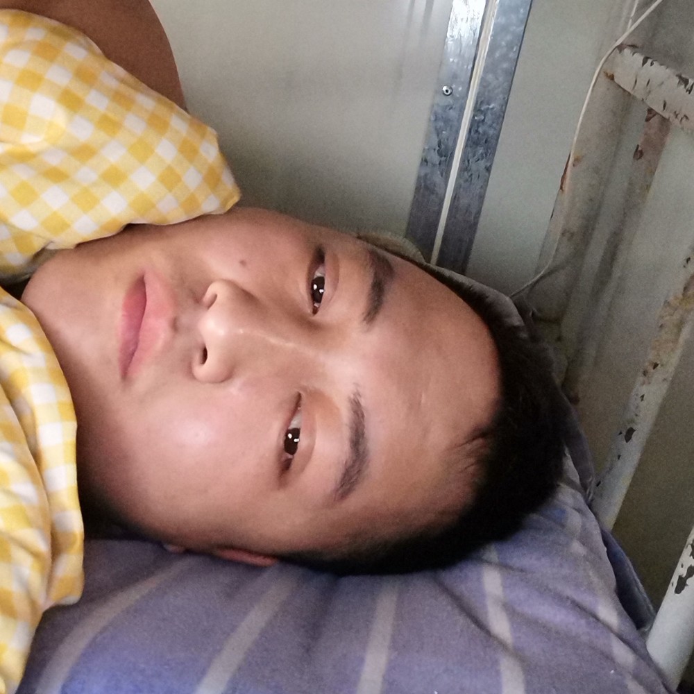 稳重泪了流影的照片