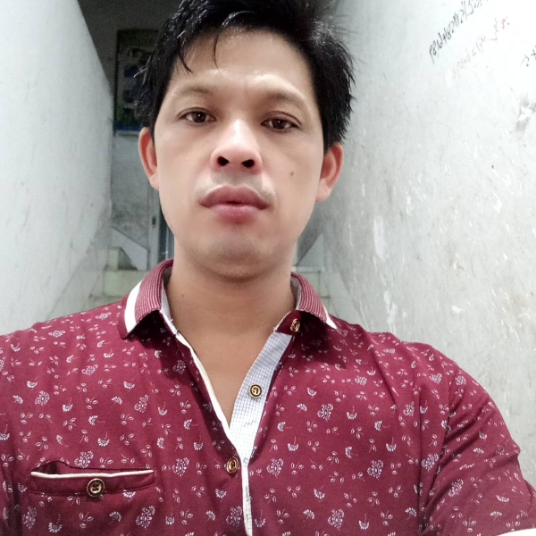 漠然爱电话的照片