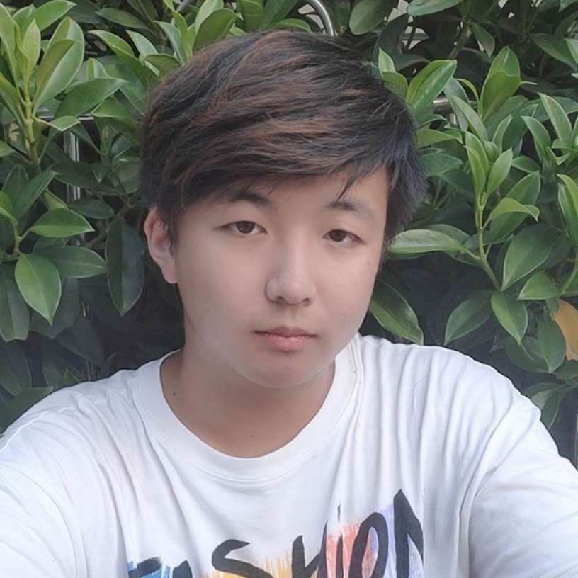 大力浅吻小蝴蝶的照片