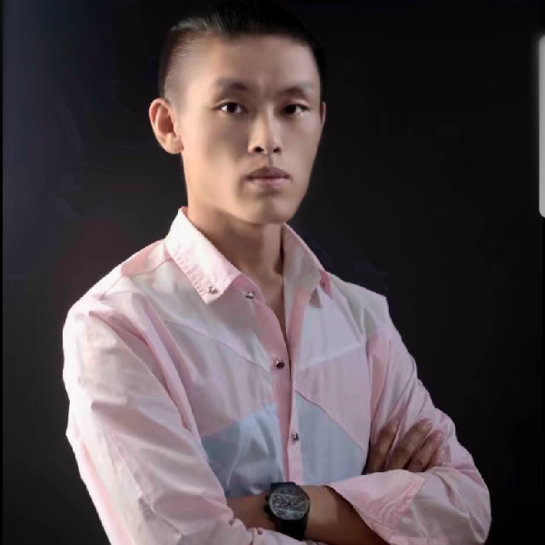 蓝  焰的照片