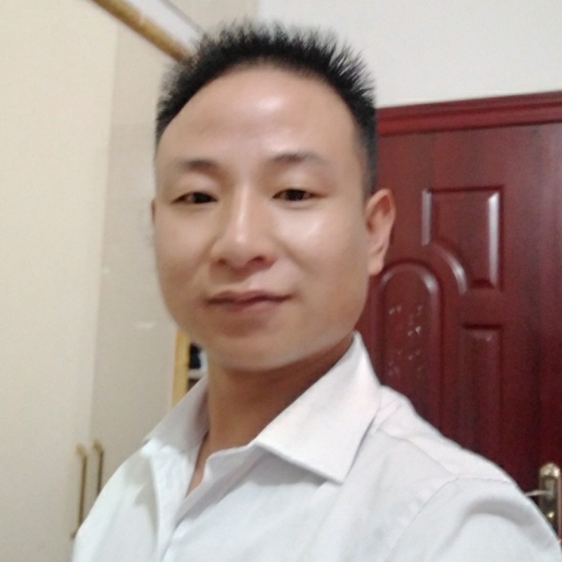 小土豆拿欣喜的照片