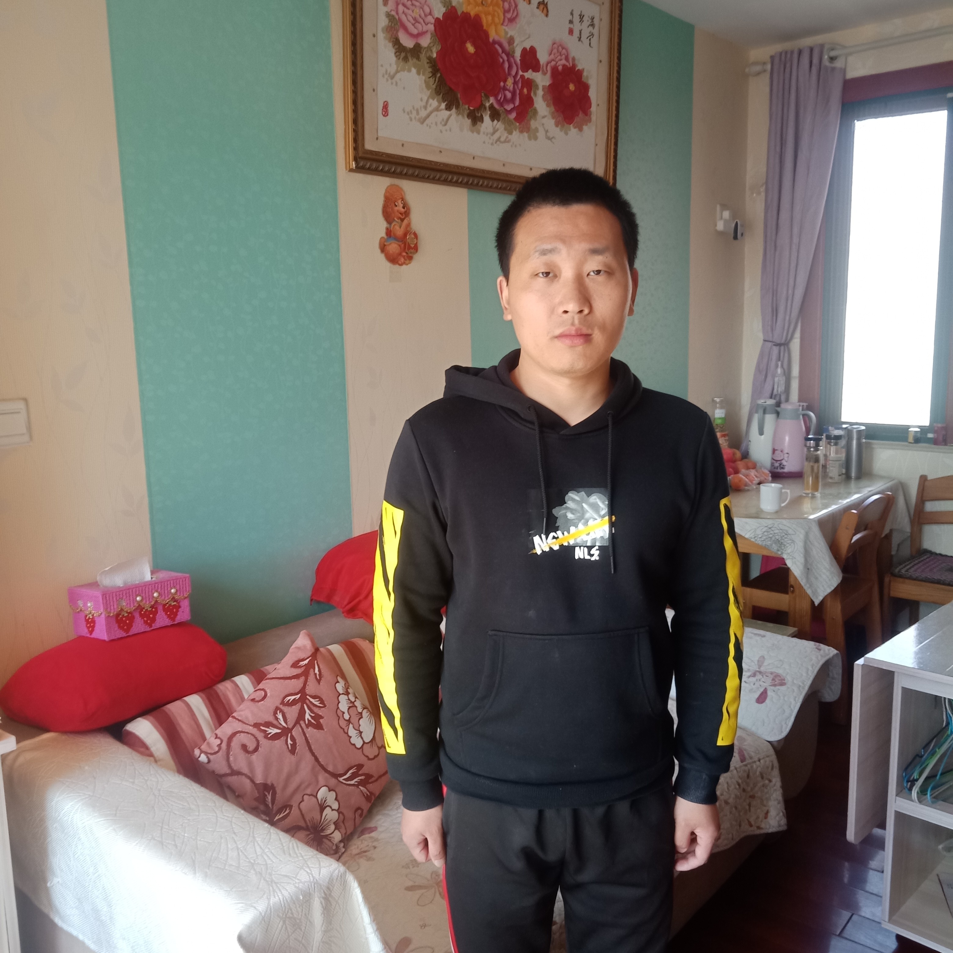 沉默扯毛巾的照片