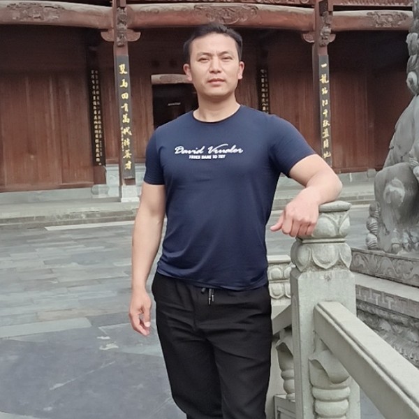 龙纳百川的照片