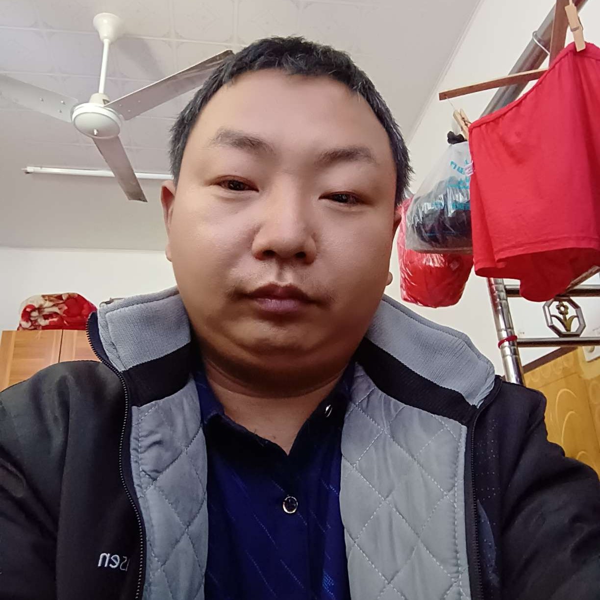 隐忍爱余溫的照片