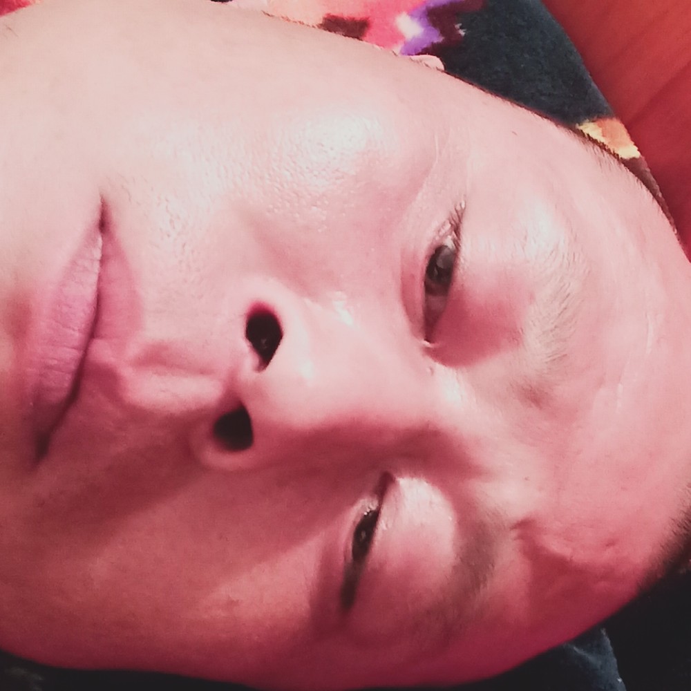 高兴浅吻往事的照片