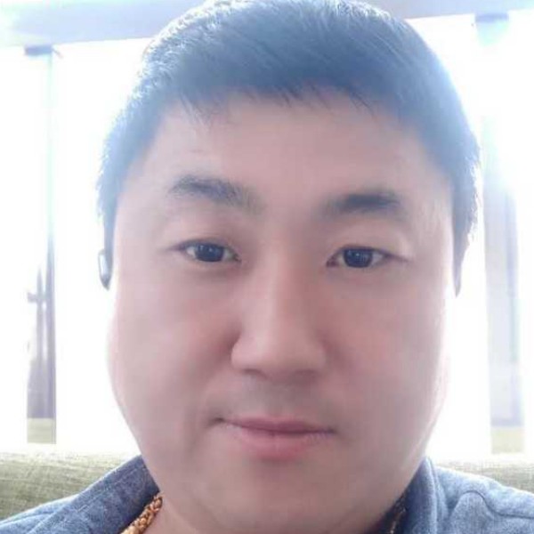 唐雷的照片
