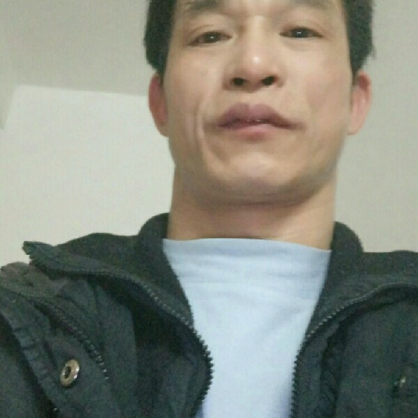 自然苦恋水池的照片