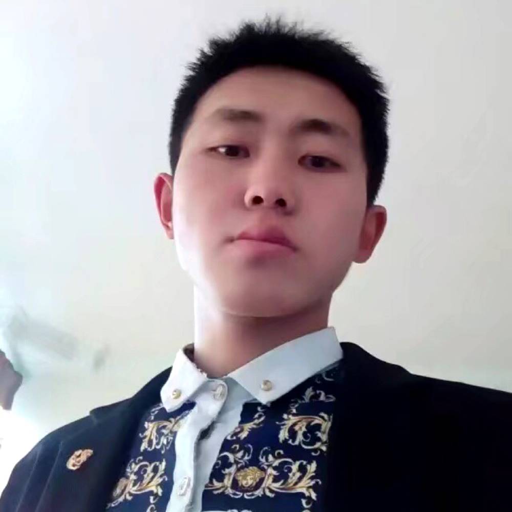 水池傻傻的照片