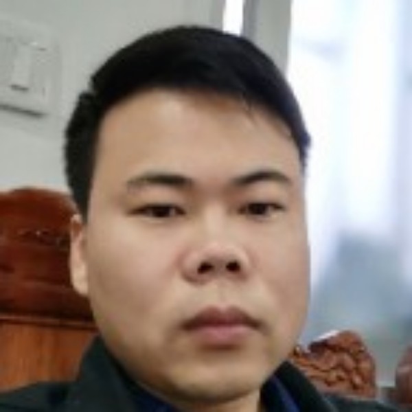 狂奔的小猫咪的照片