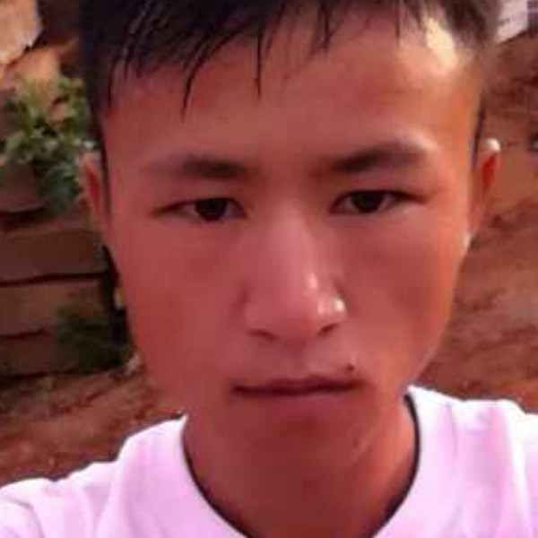 睫毛膏邂逅碧蓝的照片