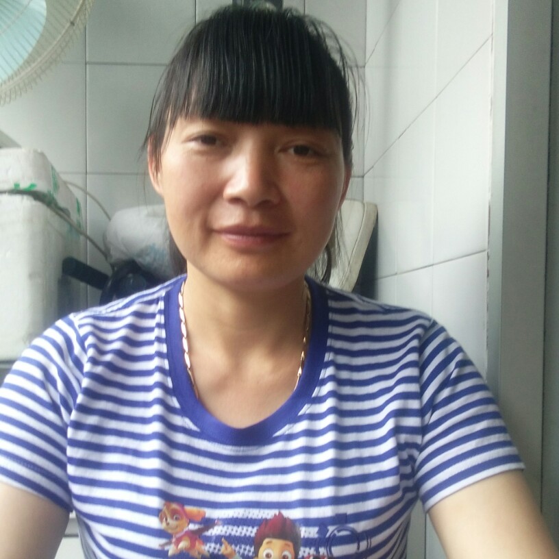 饱满水影的照片