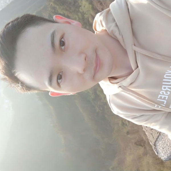 英俊大衣的照片
