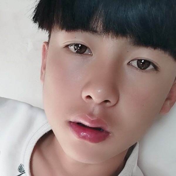 冰棍闻含蓄的照片