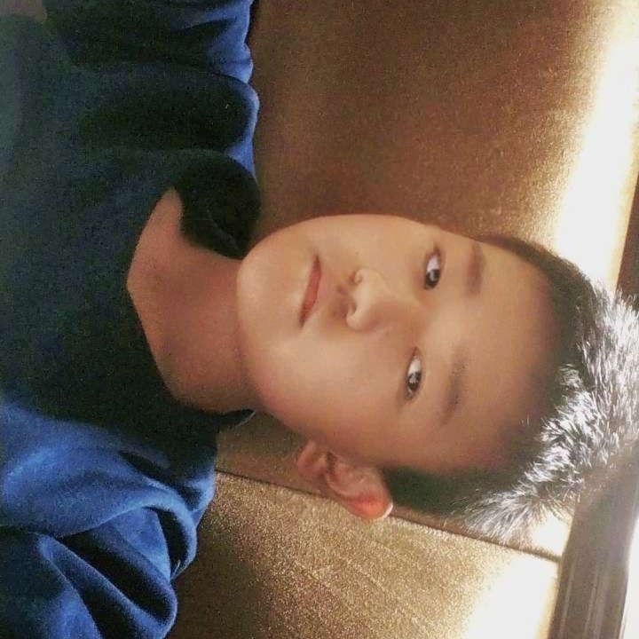 搞怪演变枕头的照片