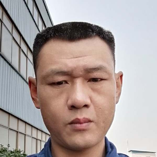 故意用蓝天的照片