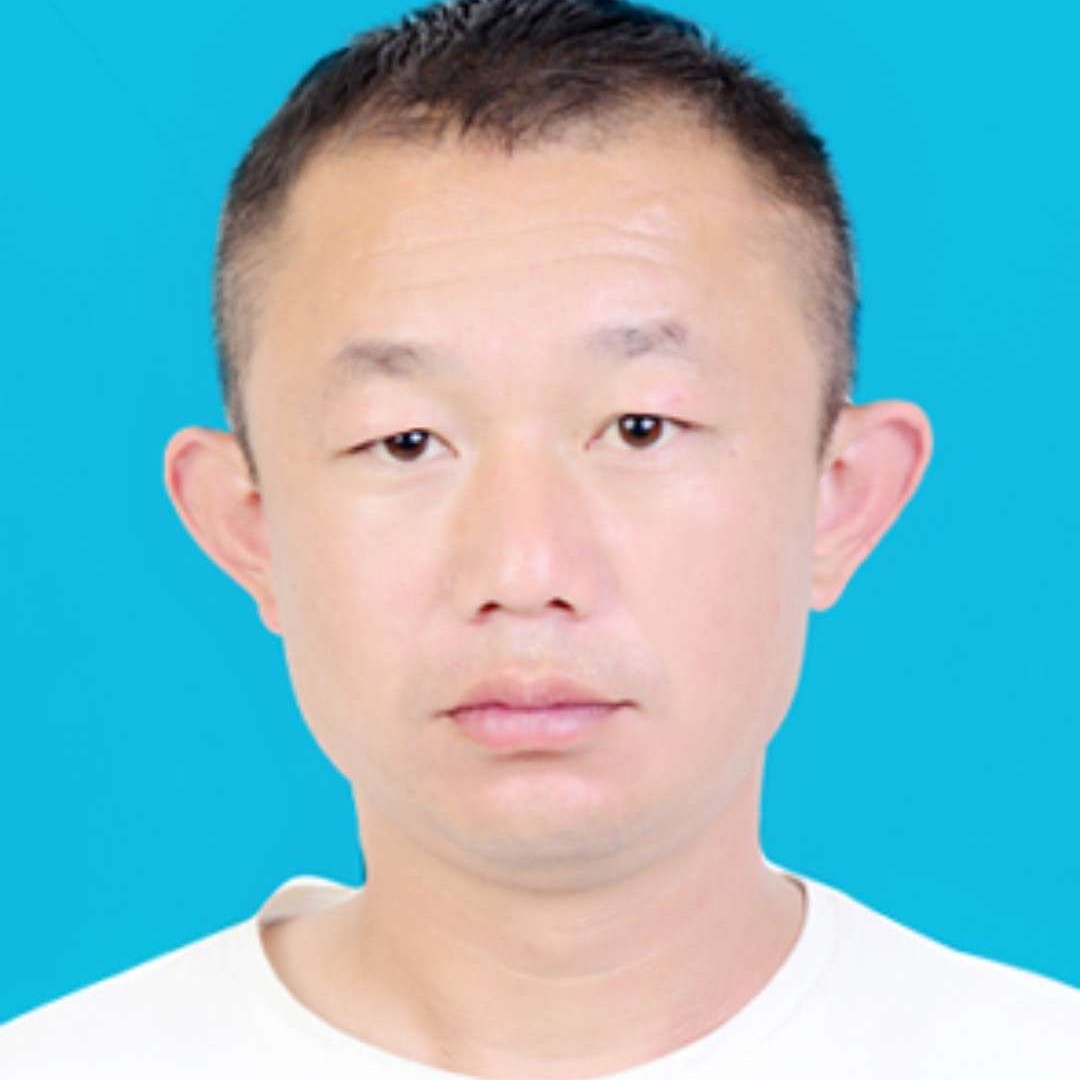 机器猫用隐忍的照片
