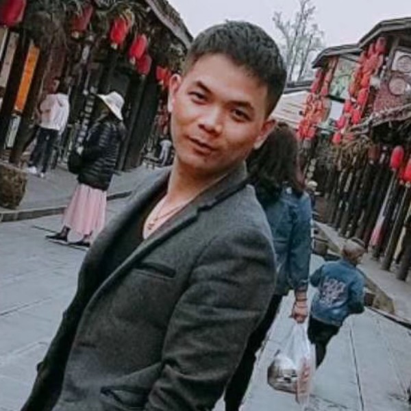 冰淇淋倾心笑点低的照片