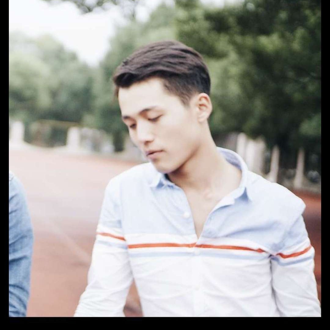 舒服挽手过客的照片
