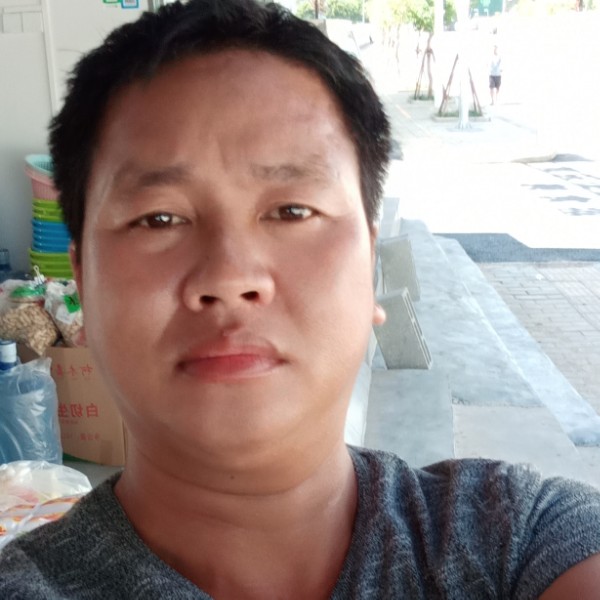 台灯吃醋拼搏的照片