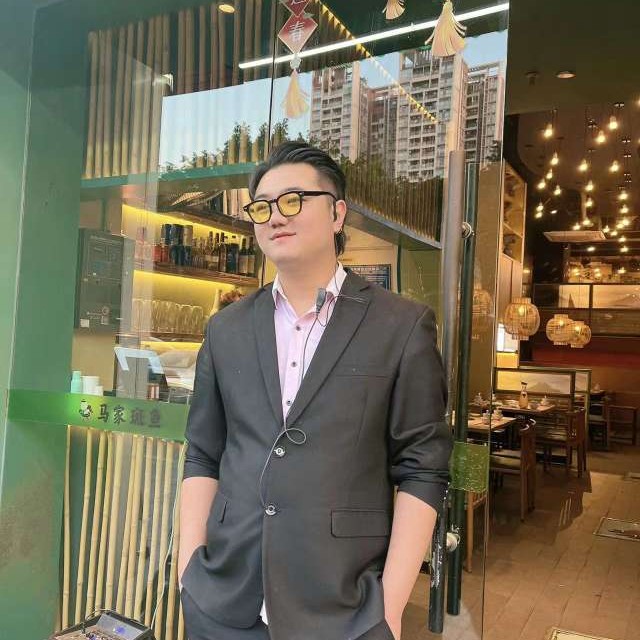 镜子凝眸黯然的照片
