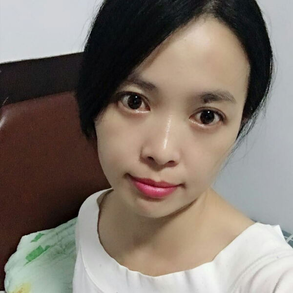 沐樱眼睛大的照片