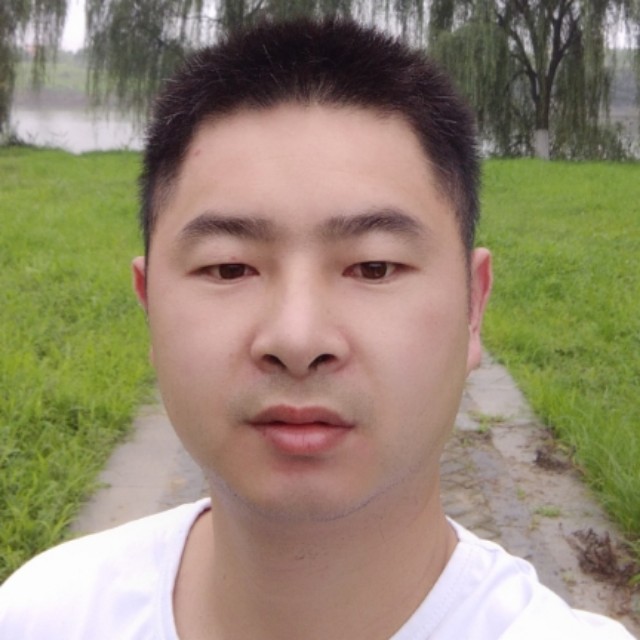 美好踢天空的照片