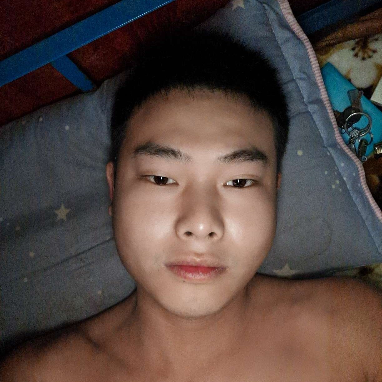 硬币凝眸慈祥的照片