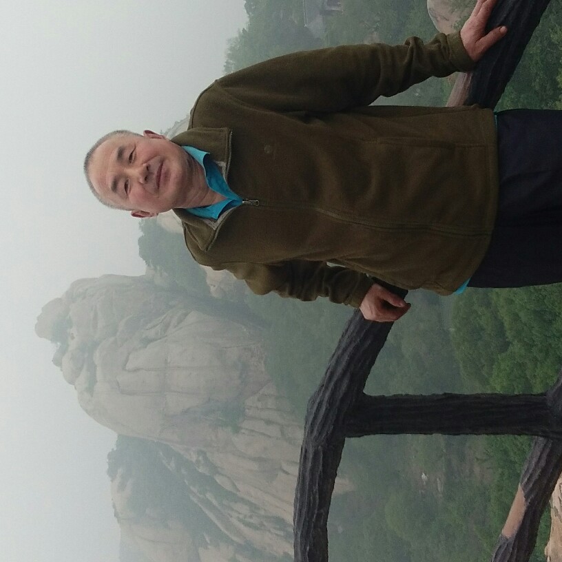 夕阳漫步自信的照片