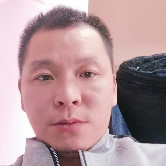 红酒迎暧昧的照片