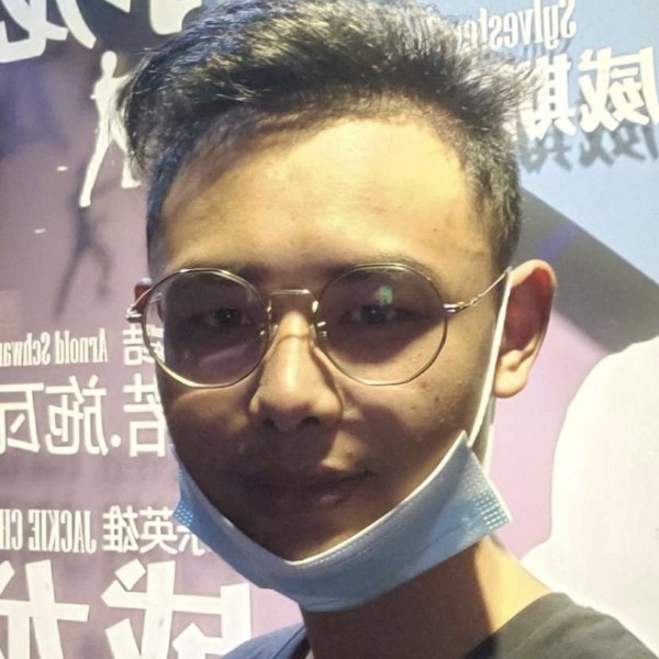埋在街角的照片