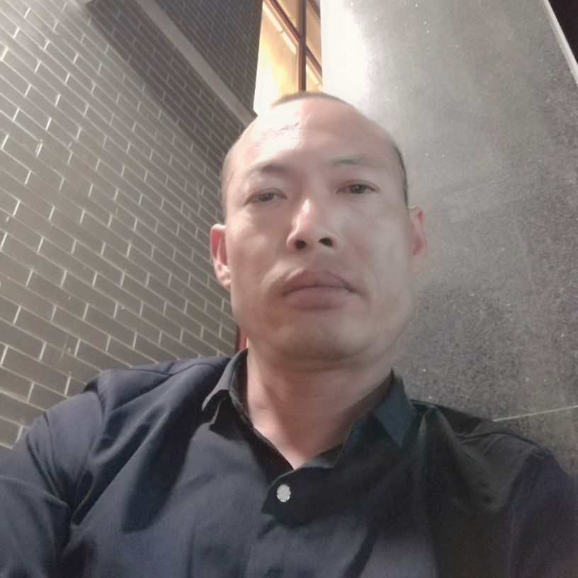 纯情改变西装的照片