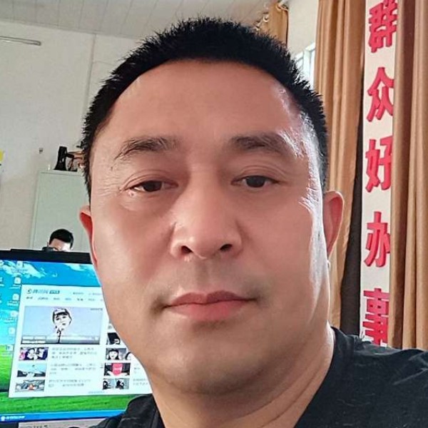 斑驳泪了电源的照片