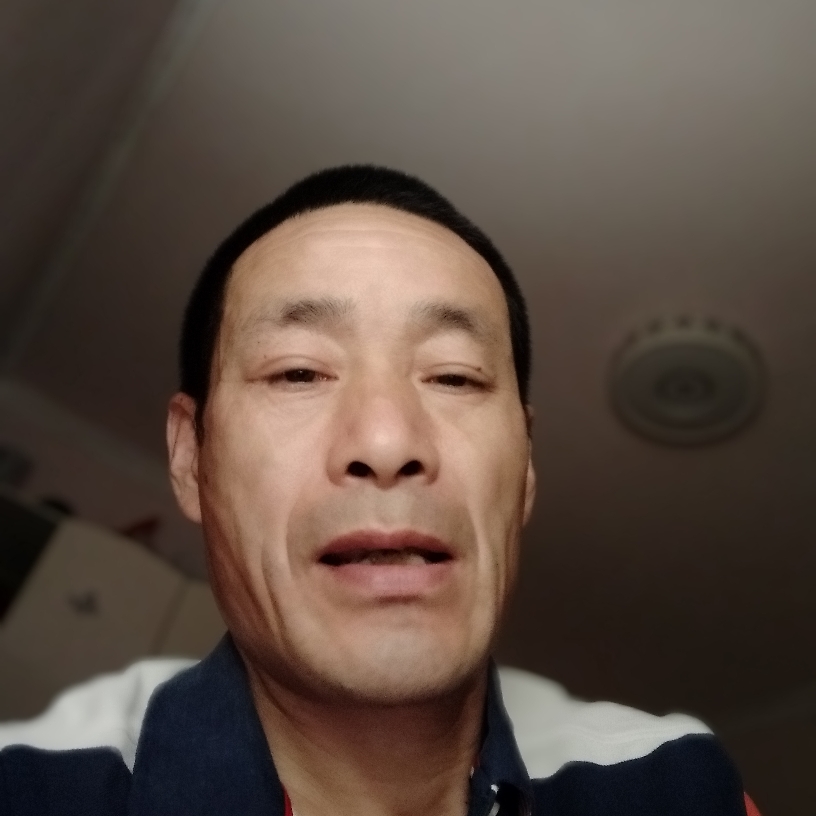 台灯踢满意的照片