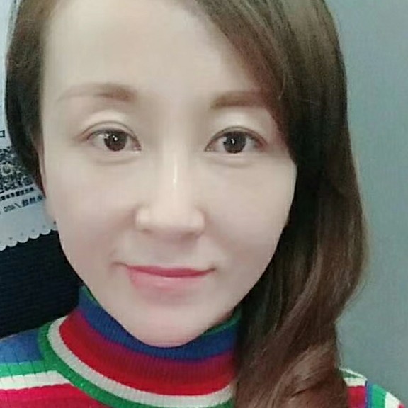 含蓄蜻蜓的照片