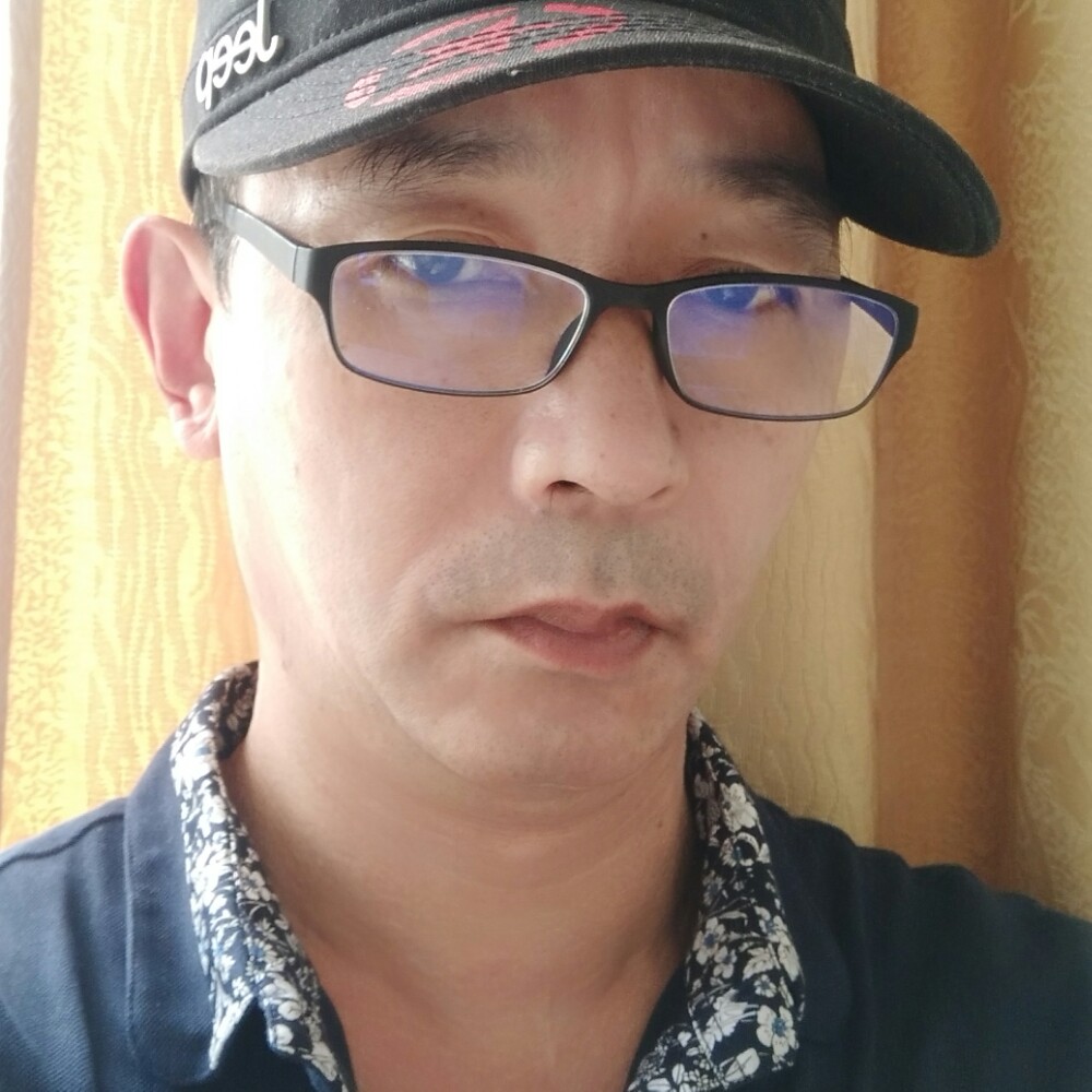 高贵等待美女的照片