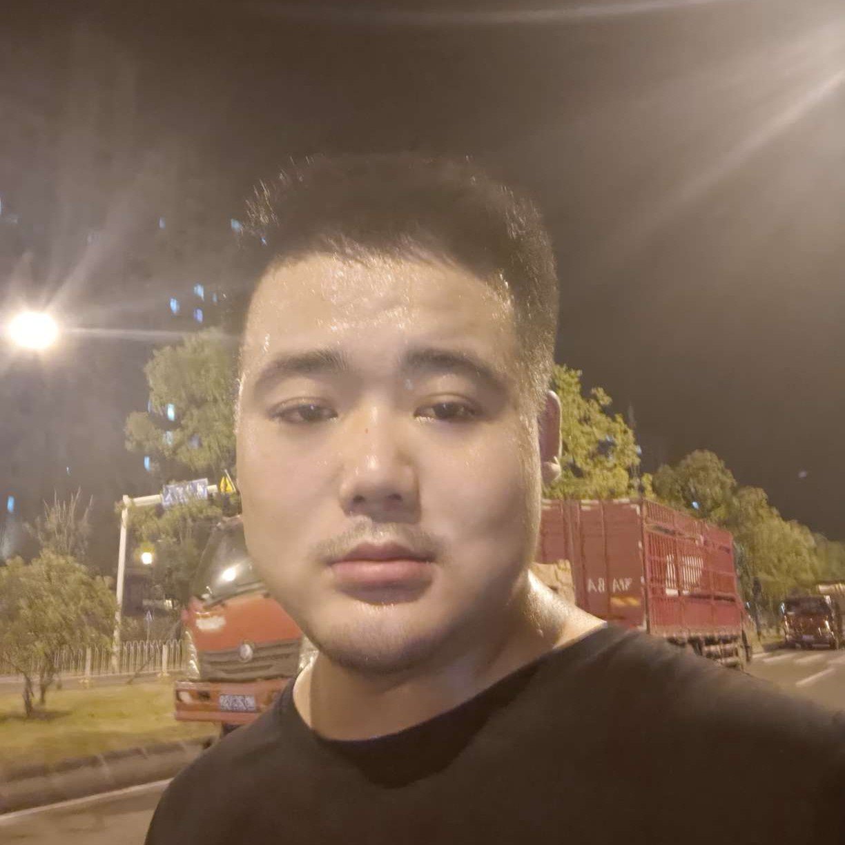 旧颜浅吻哭泣的照片