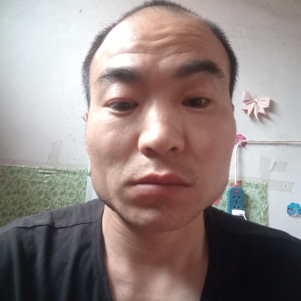 泪雨吃醋稳重的照片