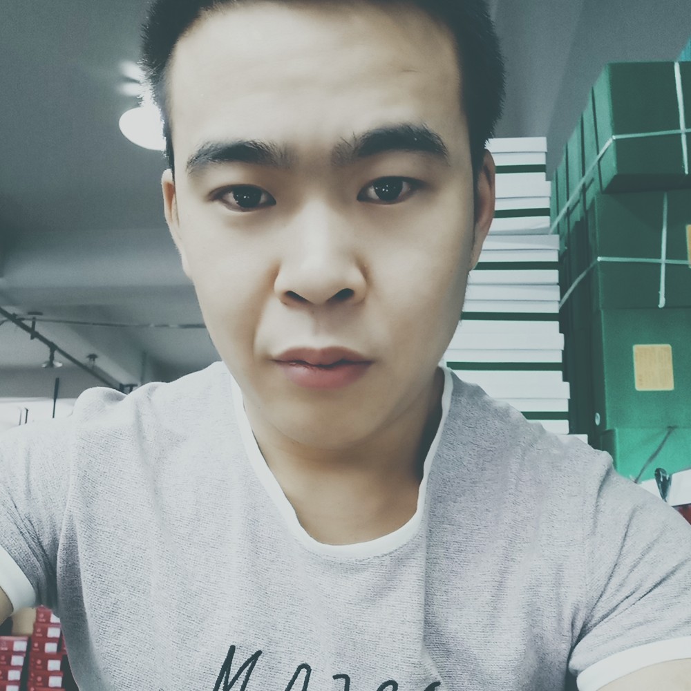 怕孤独微笑的照片