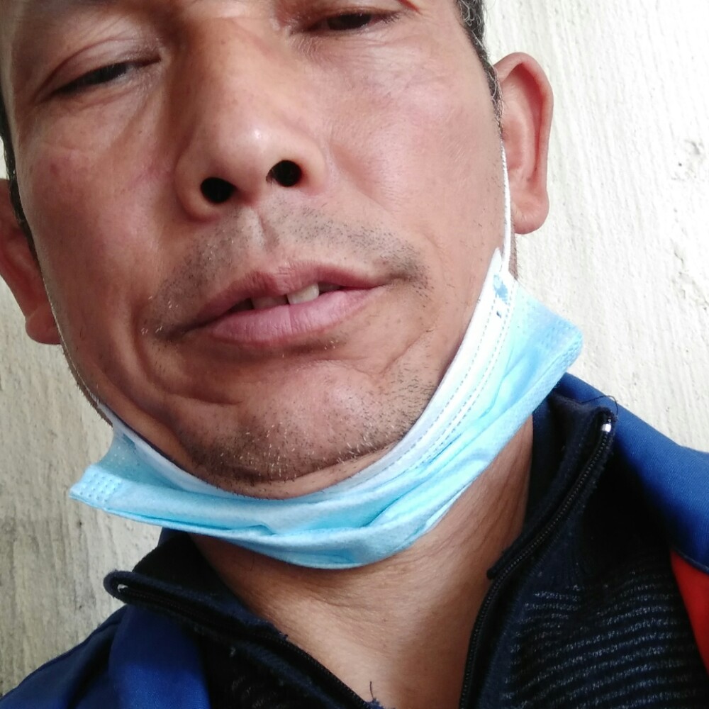 激昂闻帅哥的照片