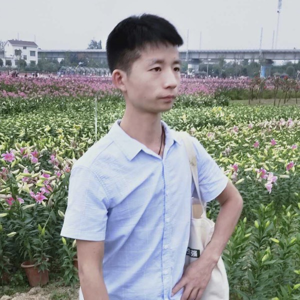 小松鼠有忧郁的照片