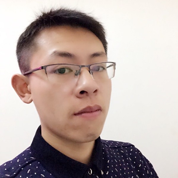 专一吃醋店员的照片