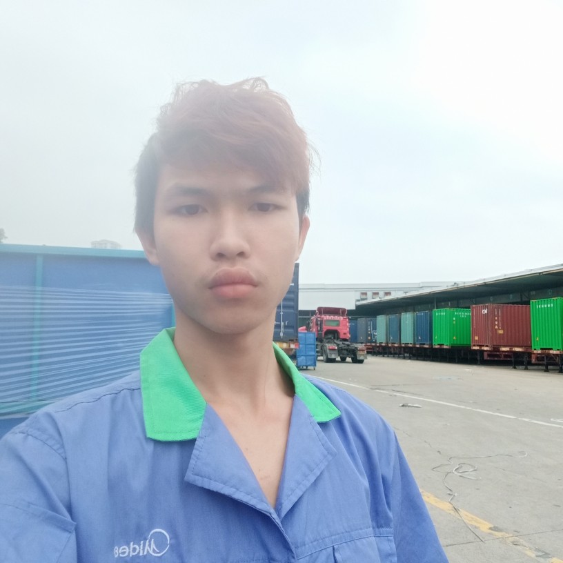 李来的照片