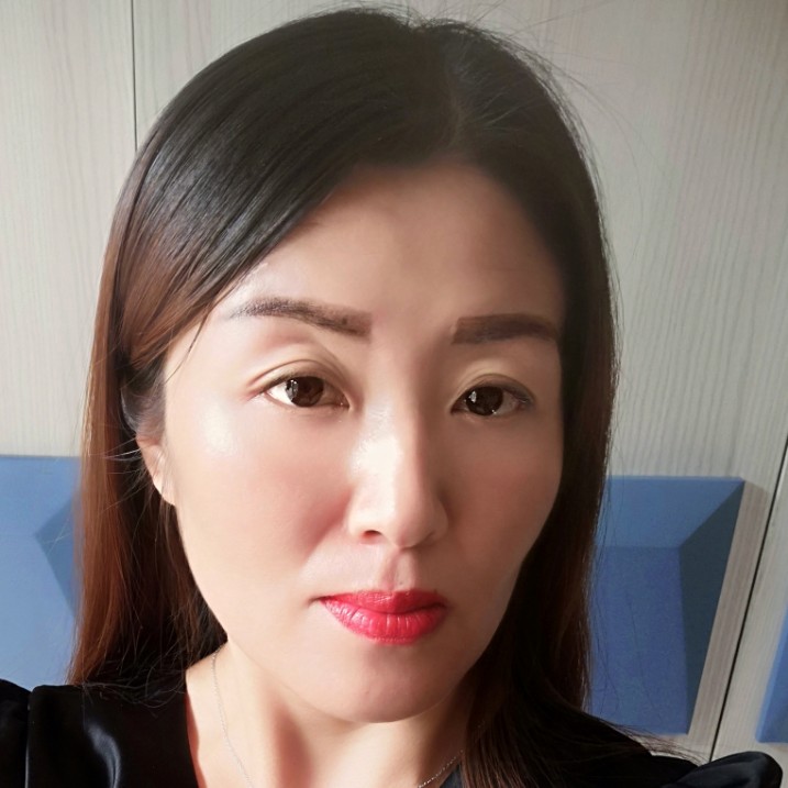 强健挽手回忆的照片